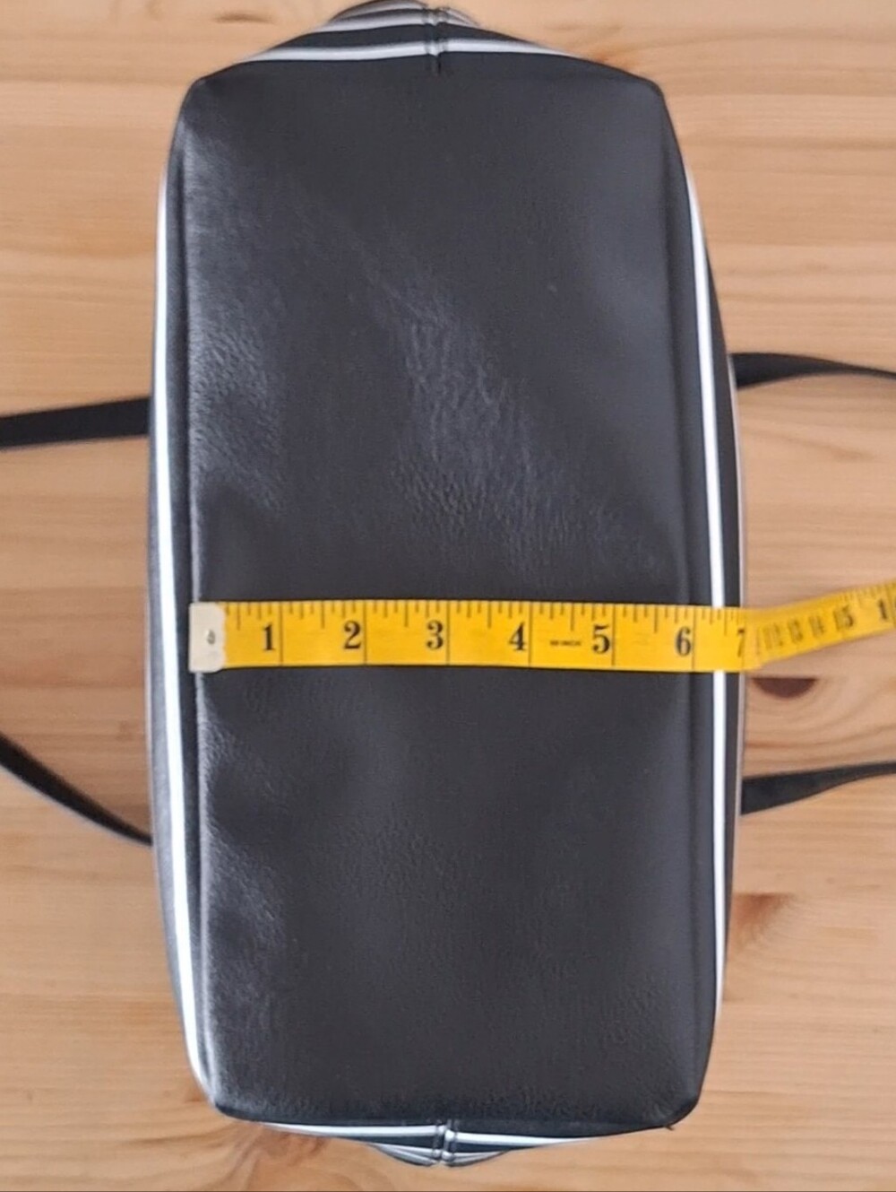 Kenneth Cole Tote - Picture 9 of 11